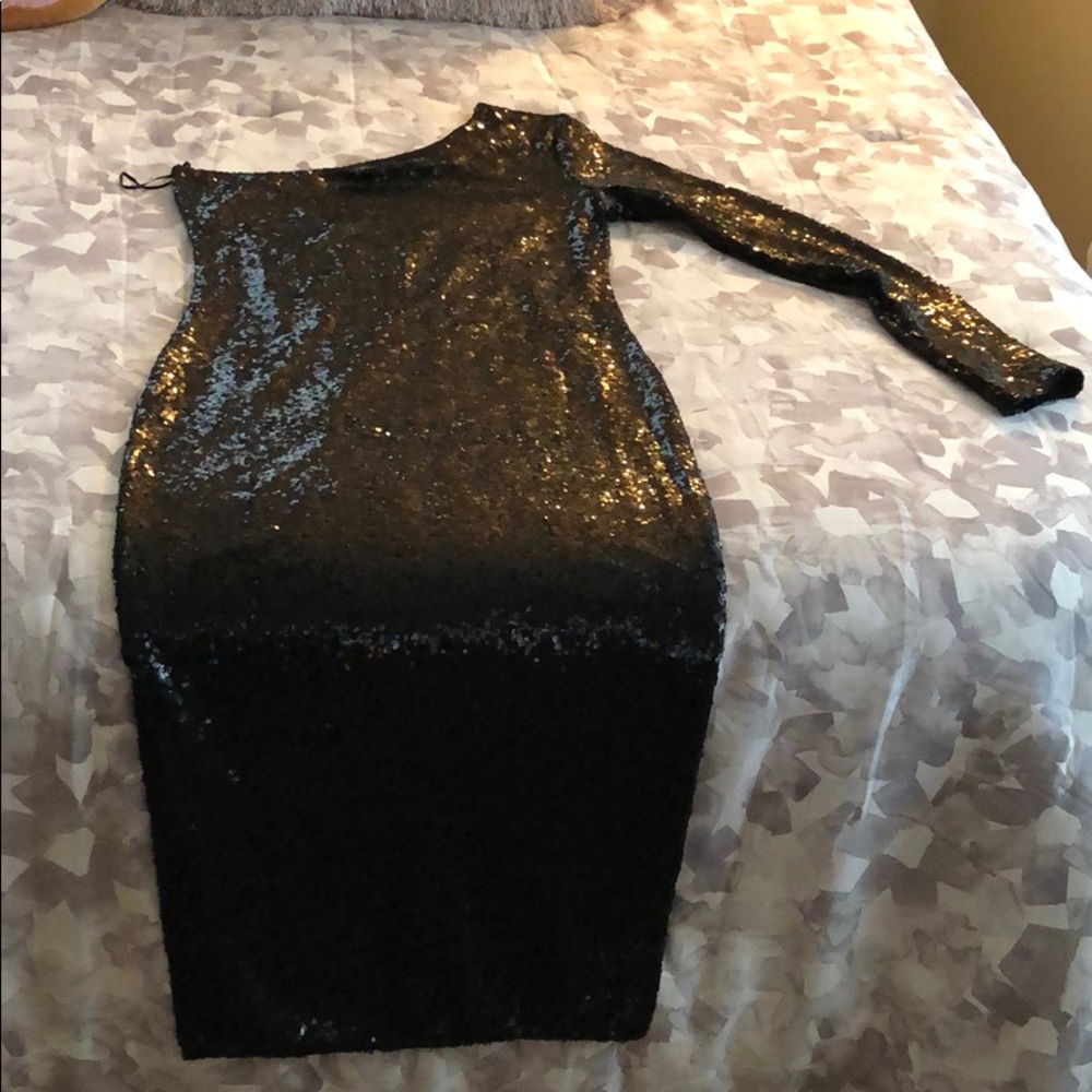 One shoulder dress